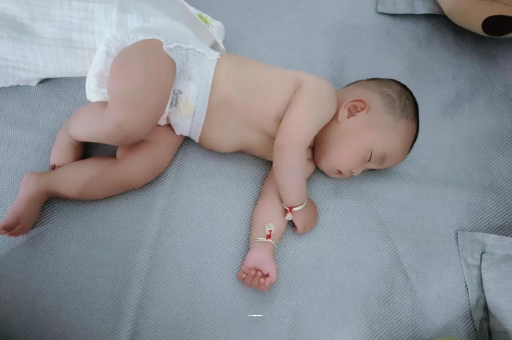 赤壁怀孕多久肚子会胀气